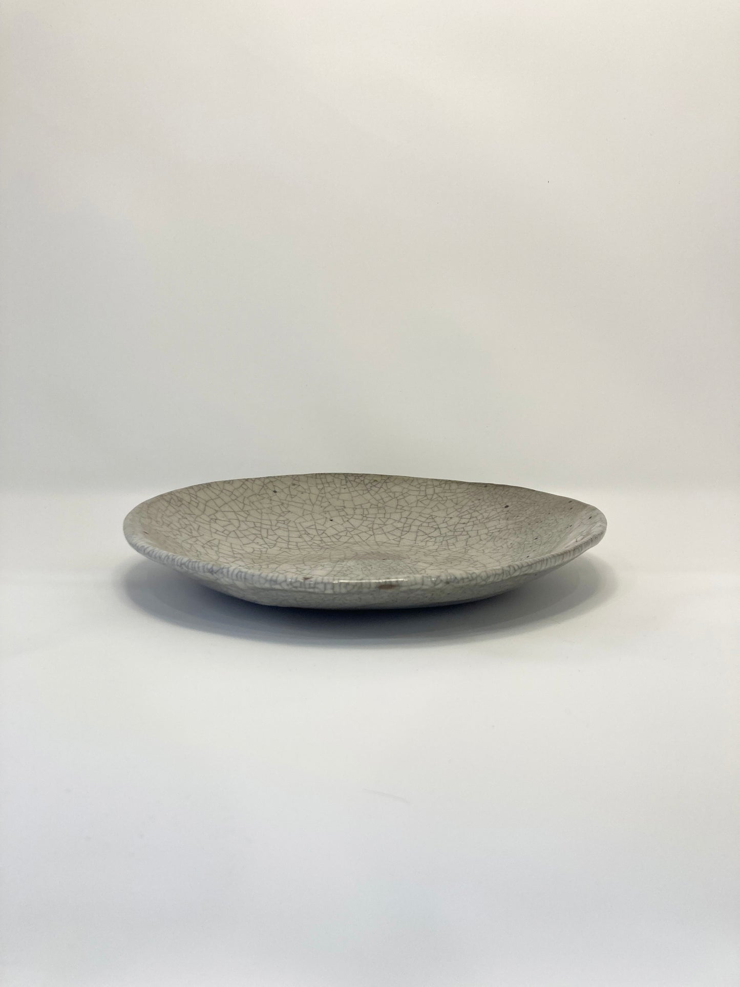 Nora Zamichow - Large plate - Round Gray