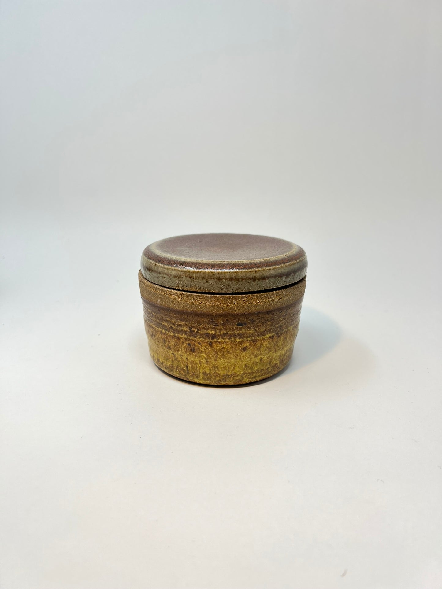 Shoshi Watanabe - Container with Lid (Brown)