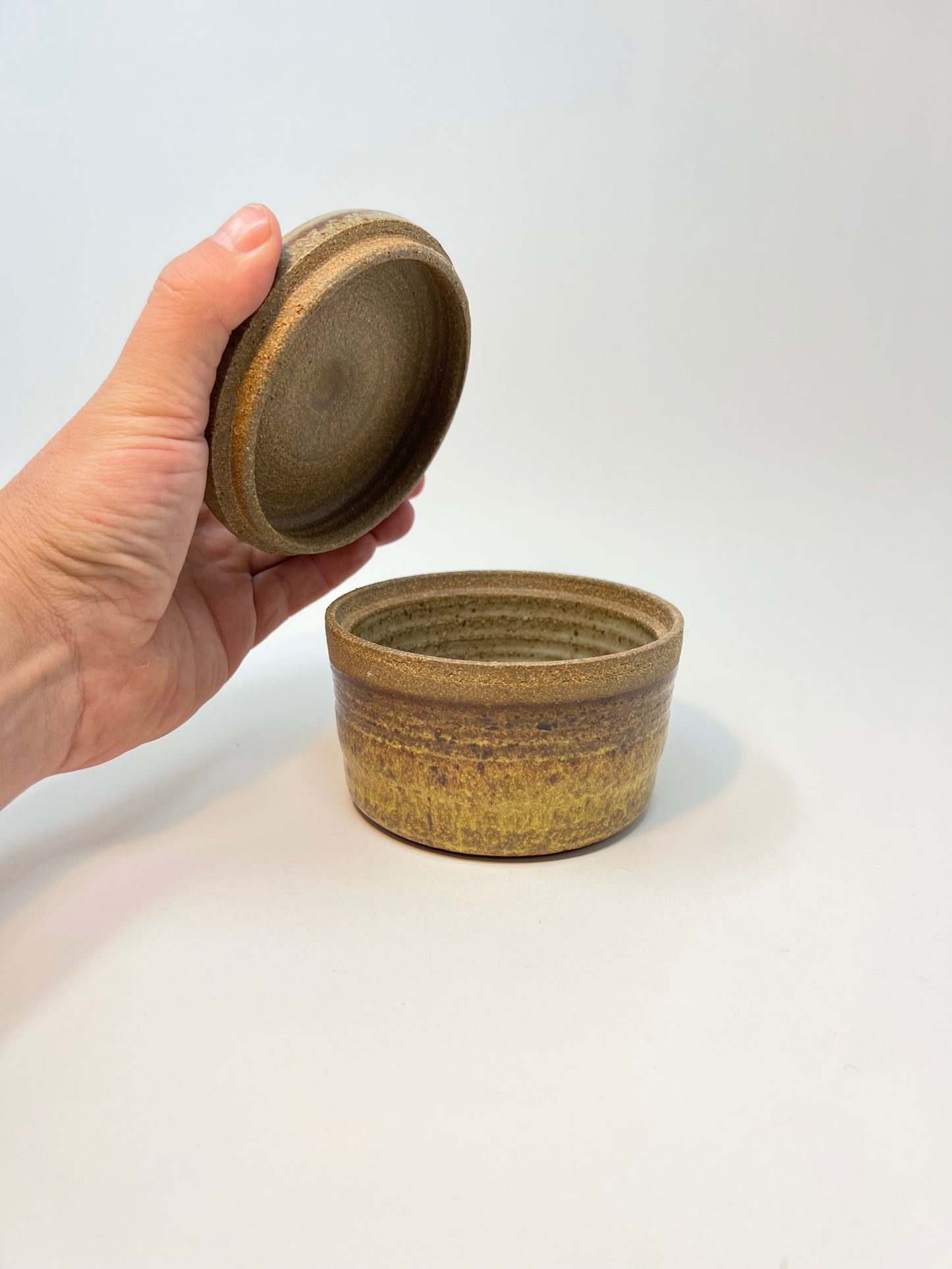Shoshi Watanabe - Container with Lid (Brown)