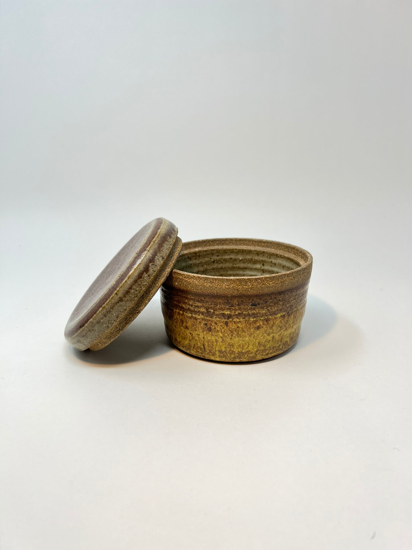 Shoshi Watanabe - Container with Lid (Brown)